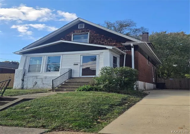 Single Family Residence at 2247 Blendon Pl, Saint Louis, MO 63143 | MLS# MIS24070746 | | Sold on 2025-07-14