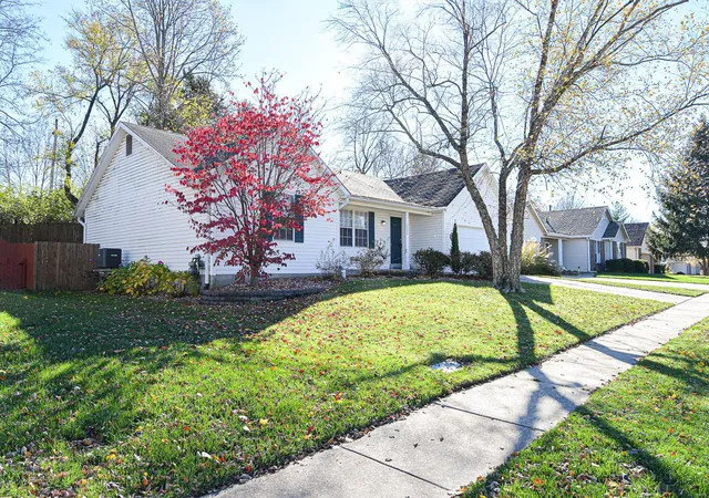 Photo 3 of Single Family Residence at 2080 Graystone Dr, Saint Charles, MO 63303 | MLS# MIS24070796 |  | Sold on 2024-12-27
