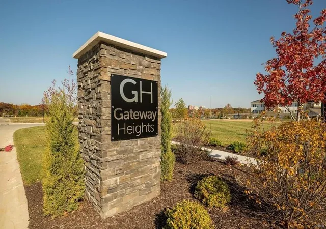 Photo 2 of Townhouse at 8962 E Gateway Heights Rd #73-401, Saint Louis, MO 63144 | MLS# MIS24070820 | | Sold on 2024-12-31