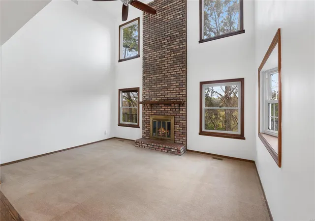 Photo 4 of Single Family Residence at 3069 Country Knoll Dr, Saint Charles, MO 63303 | MLS# MIS24070876 | | Sold on 2024-12-30