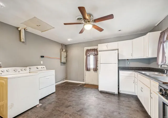 Photo 3 of Single Family Residence at 5304 Grove Ave, Saint Louis, MO 63135 | MLS# MIS24070927 | | Sold on 2025-02-14