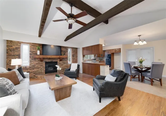 Photo 4 of Single Family Residence at 49 Oak Valley Dr, Saint Peters, MO 63376 | MLS# MIS24070936 | | Sold on 2025-01-30