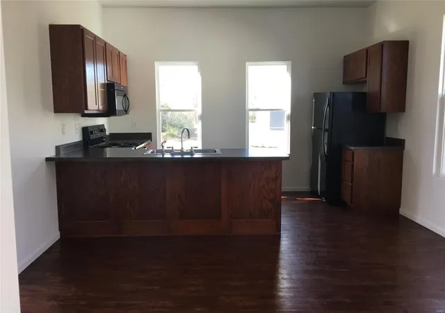 Photo 3 of Single Family Residence at 319 N Walker St, Montgomery City, MO 63361 | MLS# MIS24070994 | | Sold on 2025-02-25