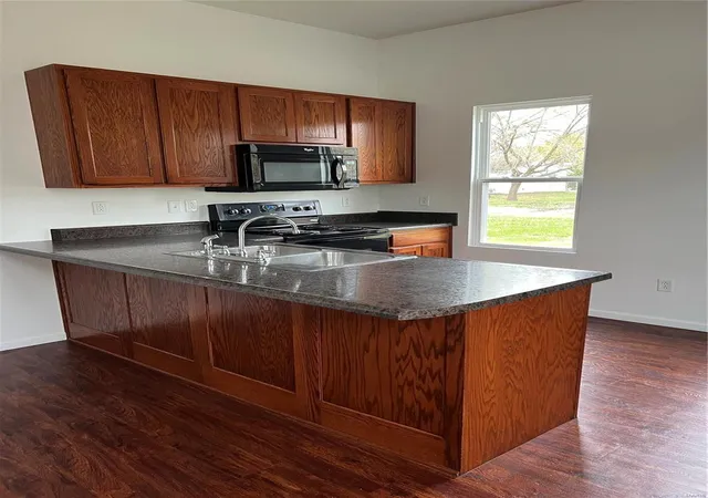 Photo 4 of Single Family Residence at 319 N Walker St, Montgomery City, MO 63361 | MLS# MIS24070994 | | Sold on 2025-02-25