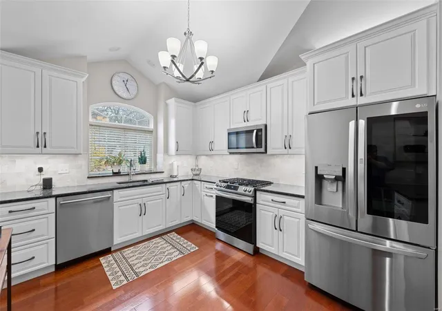 Photo 2 of Villa at 1338 Redwood View Ct, Saint Louis, MO 63146 | MLS# MIS24071042 |  | Sold on 2025-01-10