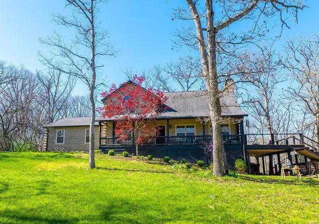 Photo 1 of Farm at 35534 Pin Oak Church Rd, Jonesburg, MO 63351 | MLS# MIS24071079 | | Sold on 2025-03-06