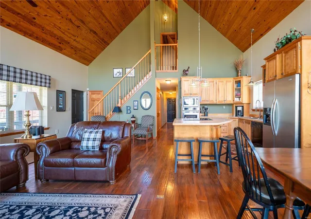 Photo 4 of Farm at 35534 Pin Oak Church Rd, Jonesburg, MO 63351 | MLS# MIS24071079 | | Sold on 2025-03-06