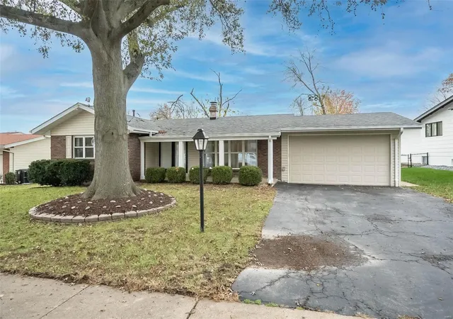 Single Family Residence at 11641 Frontier Dr, Saint Louis, MO 63146 | MLS# MIS24071159 | | Sold on 2024-12-30