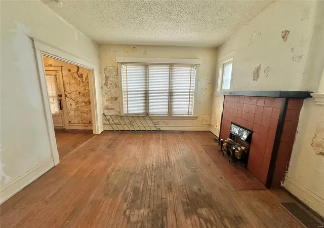 Photo 4 of Single Family Residence at 6610 W Florissant Ave, Saint Louis, MO 63136 | MLS# MIS24071191 | | Sold on 2024-12-20