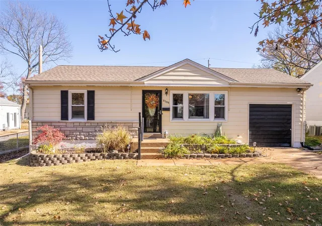 Photo 2 of Single Family Residence at 8206 General Sheridan Ln, Saint Louis, MO 63123 | MLS# MIS24071202 | | Sold on 2025-01-17