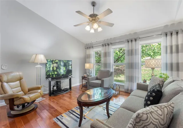 Photo 3 of Villa at 103 Tori Pines Dr, Saint Louis, MO 63129 | MLS# MIS24071280 |  | Sold on 2024-12-17