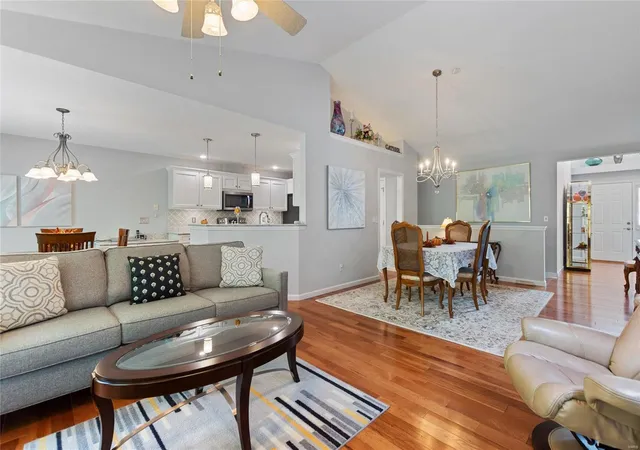 Photo 4 of Villa at 103 Tori Pines Dr, Saint Louis, MO 63129 | MLS# MIS24071280 |  | Sold on 2024-12-17