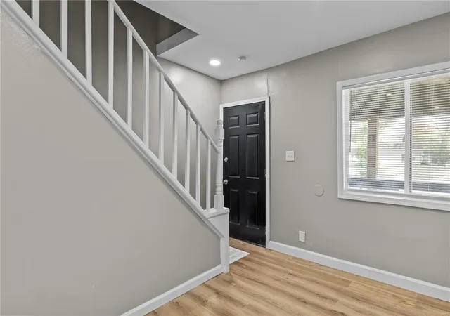 Photo 3 of Single Family Residence at 7021 Robbins Ave, Saint Louis, MO 63133 | MLS# MIS24071299 | | Sold on 2024-12-30