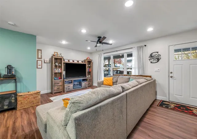 Photo 1 of Single Family Residence at 48 Connie Dr, Saint Charles, MO 63301 | MLS# MIS24071377 | | Sold on 2024-12-19