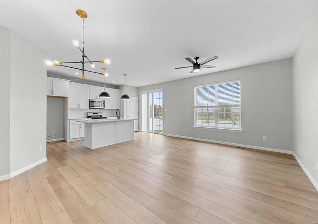 Photo 4 of Single Family Residence at 121 Katiemist Dr, Saint Peters, MO 63376 | MLS# MIS24071430 |  | Sold on 2025-01-09