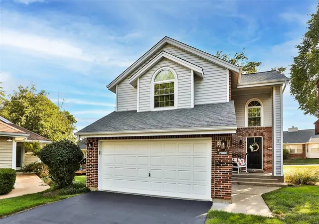 Townhouse at 2006 Midfield Ln, Saint Louis, MO 63146 | MLS# MIS24071472 | | Sold on 2025-02-07