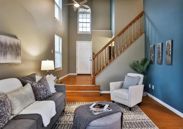 Photo 4 of Townhouse at 2006 Midfield Ln, Saint Louis, MO 63146 | MLS# MIS24071472 | | Sold on 2025-02-07