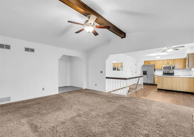 Photo 4 of Single Family Residence at 22 Eagle Chase Ct, Saint Peters, MO 63376 | MLS# MIS24071561 | | Sold on 2025-01-31