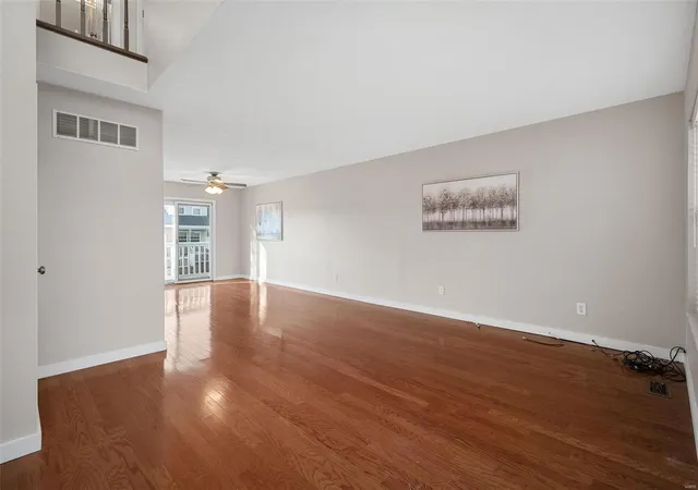 Photo 4 of Townhouse at 3124 Park Hampton Ct, Saint Louis, MO 63139 | MLS# MIS24071564 | | Sold on 2024-12-30