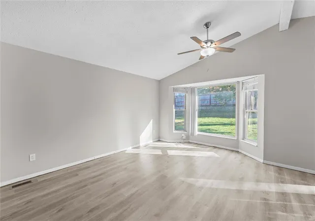 Photo 3 of Single Family Residence at 7 Claim Jumper Ct, Saint Peters, MO 63376 | MLS# MIS24071586 |  | Sold on 2025-03-28
