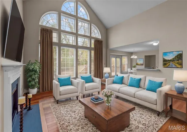 Photo 3 of Single Family Residence at 3918 White Rose Ln, Saint Charles, MO 63304 | MLS# MIS24071593 | | Sold on 2025-06-30