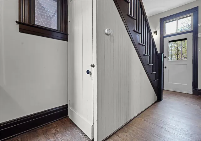 Photo 3 of Single Family Residence at 3507 Illinois Ave, Saint Louis, MO 63118 | MLS# MIS24071807 | | Sold on 2024-12-27