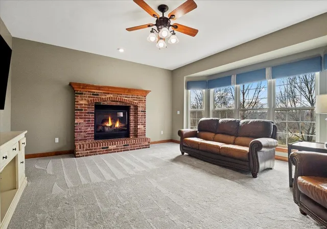 Photo 4 of Single Family Residence at 5 Chandler Hill Ct, Saint Peters, MO 63376 | MLS# MIS24071877 | | Sold on 2025-05-01