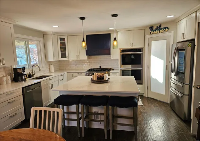 Photo 3 of Single Family Residence at 203 Grasslands Ct N, Saint Peters, MO 63376 | MLS# MIS24071891 | | Sold on 2024-12-27