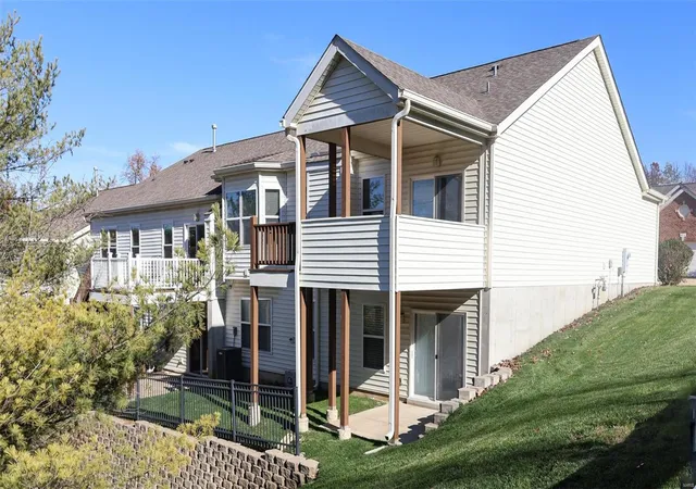 Photo 4 of Villa at 4713 Woody Terrace Ct, Saint Louis, MO 63129 | MLS# MIS24071897 | | Sold on 2025-01-27