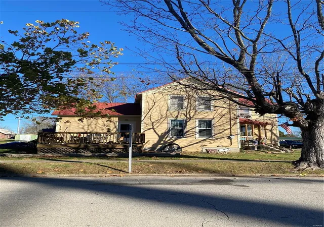 Photo 5 of Single Family Residence at 300 W Kansas City St, Bland, MO 65014 | MLS# MIS24071921 | | Sold on 2025-01-24