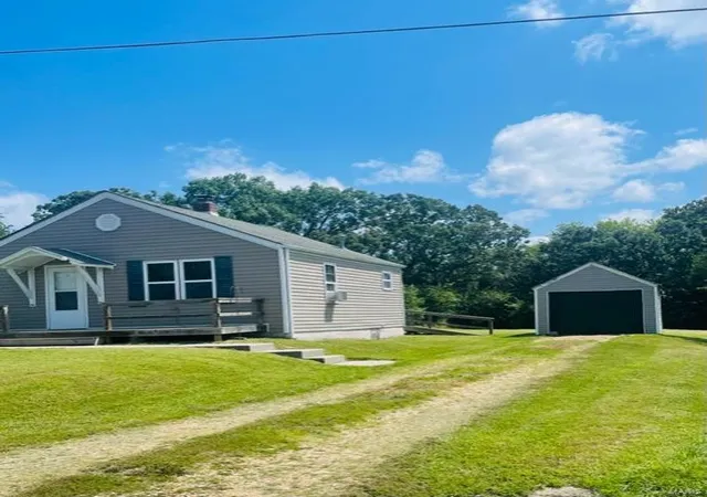 Photo 3 of Single Family Residence at 3568 4Th St, Owensville, MO 65066 | MLS# MIS24072096 |  | Sold on 2025-08-05