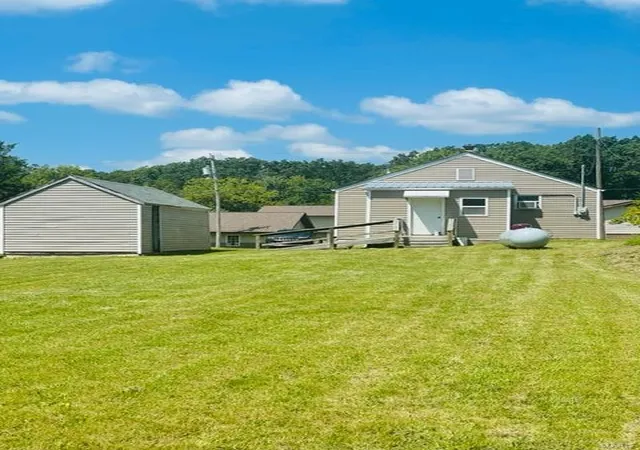 Photo 4 of Single Family Residence at 3568 4Th St, Owensville, MO 65066 | MLS# MIS24072096 |  | Sold on 2025-08-05