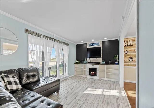 Photo 4 of Single Family Residence at 449 Jungs Station Rd, Saint Charles, MO 63303 | MLS# MIS24072119 | | Sold on 2025-01-31