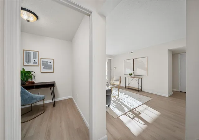 Photo 2 of Condominium at 31 Berview Cir #F, Saint Louis, MO 63129 | MLS# MIS24072147 |  | Sold on 2024-12-27
