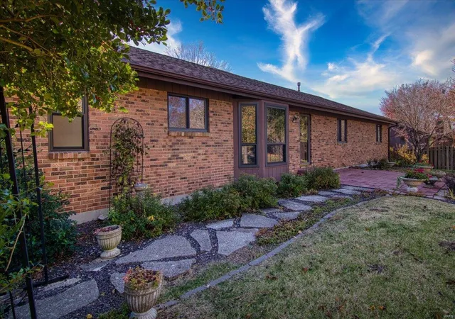 Photo 3 of Single Family Residence at 4623 Misty Trail Ln, Saint Louis, MO 63128 | MLS# MIS24072157 | | Sold on 2025-01-10
