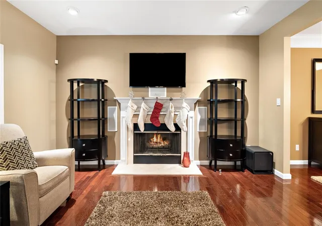 Photo 2 of Single Family Residence at 317 Country Orchard Dr, Lake Saint Louis, MO 63367 | MLS# MIS24072160 | | Sold on 2024-12-27