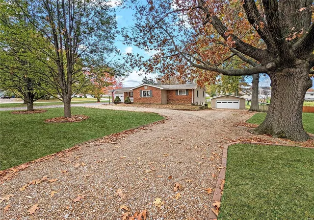 Single Family Residence at 1 Tammy Ln, Saint Charles, MO 63304 | MLS# MIS24072189 | | Sold on 2025-01-24