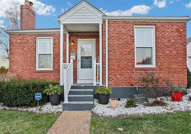 Single Family Residence at 23 Girard Dr, Saint Louis, MO 63119 | MLS# MIS24072237 |  | Sold on 2025-01-06