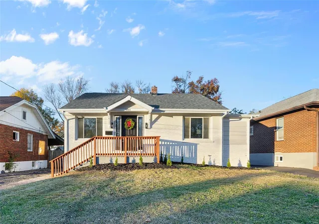 Single Family Residence at 9011 Windom Ave, Saint Louis, MO 63114 | MLS# MIS24072267 | | Sold on 2025-01-31