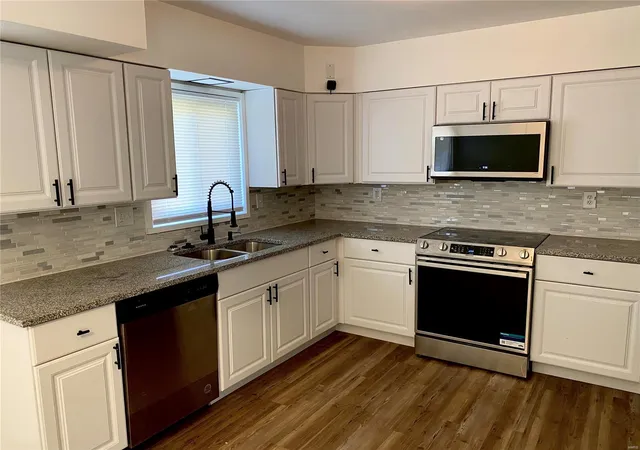 Photo 3 of Single Family Residence at 9709 Glen Owen Dr, Saint Louis, MO 63136 | MLS# MIS24072270 | | Sold on 2024-12-23