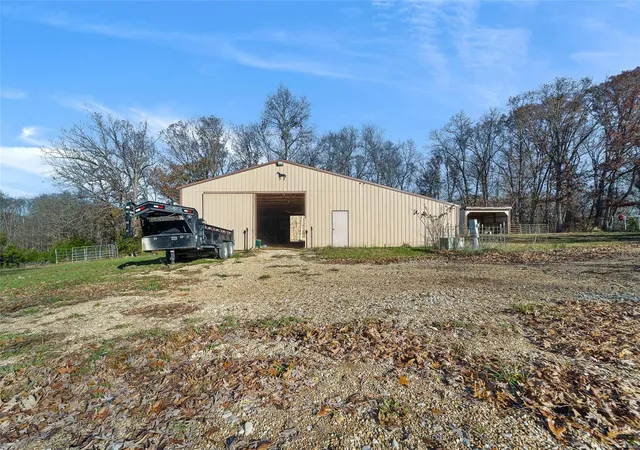 Photo 3 of Single Family Residence at 3047 County Road 156, Kingdom City, MO 65262 | MLS# MIS24072350 | | Sold on 2025-04-15