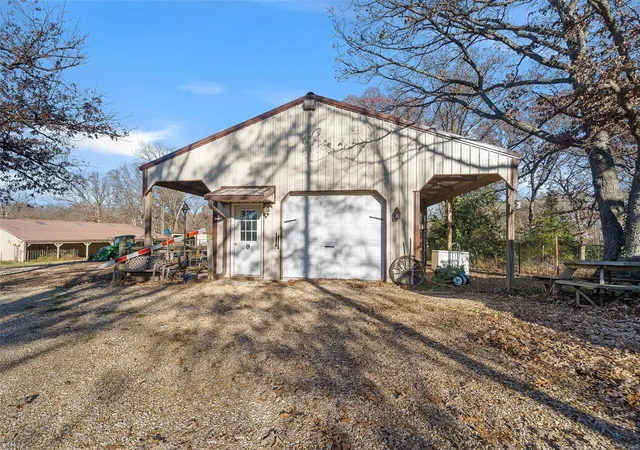 Photo 5 of Single Family Residence at 3047 County Road 156, Kingdom City, MO 65262 | MLS# MIS24072350 | | Sold on 2025-04-15