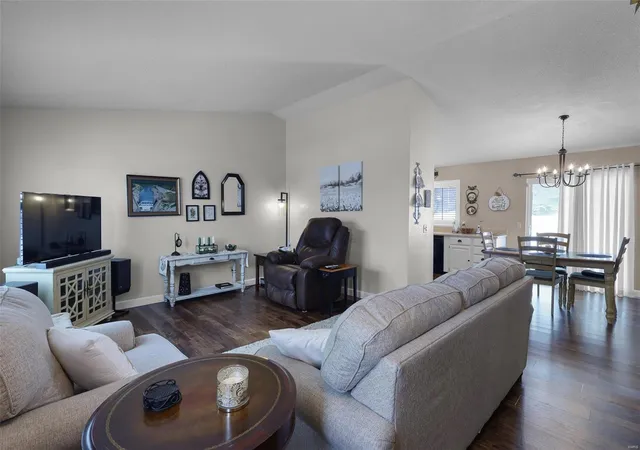 Photo 4 of Single Family Residence at 1029 Apricot Dr, Saint Charles, MO 63301 | MLS# MIS24072430 |  | Sold on 2025-01-10