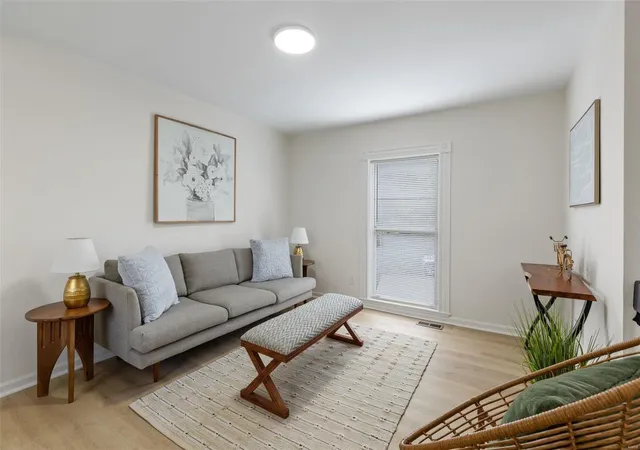 Photo 3 of Townhouse at 1007 Lami St, Saint Louis, MO 63104 | MLS# MIS24072506 | | Sold on 2024-12-27