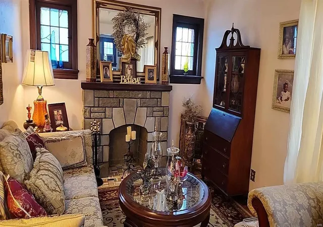 Photo 4 of Single Family Residence at 2826 Colonial Ave, Saint Louis, MO 63121 | MLS# MIS24072551 | | Sold on 2024-12-18