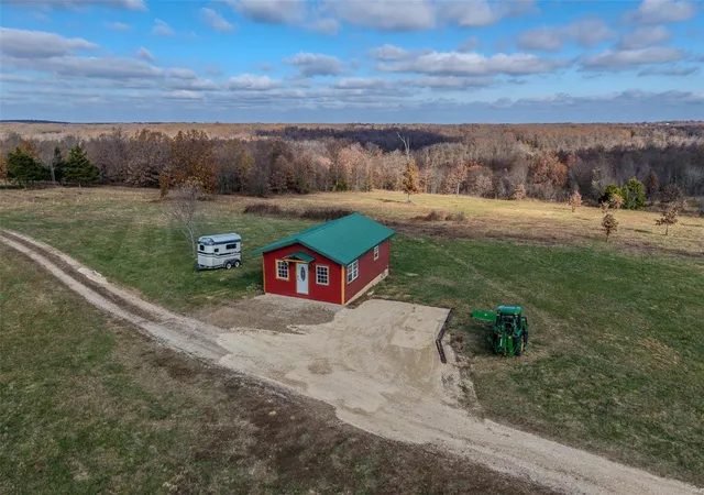 Photo 1 of Farm at 181 Elkhorn Rd, Camdenton, MO 65020 | MLS# MIS24072555 | | Sold on 2025-05-14