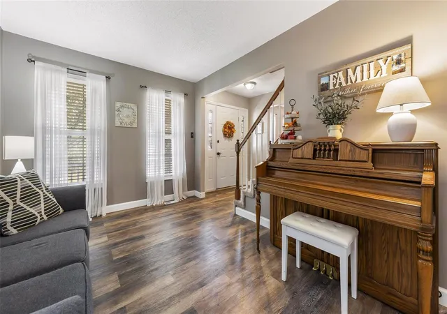 Photo 3 of Single Family Residence at 135 Whetstone Dr, Saint Charles, MO 63303 | MLS# MIS24072558 | | Sold on 2025-02-04