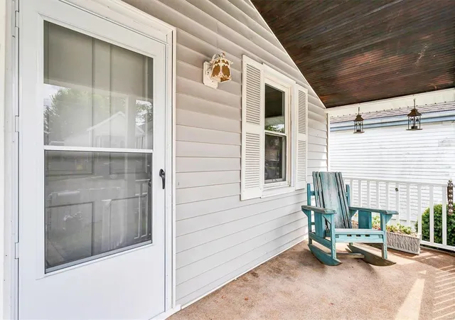 Photo 3 of Single Family Residence at 912 Dammert Ave, Saint Louis, MO 63125 | MLS# MIS24072753 | | Sold on 2025-01-16