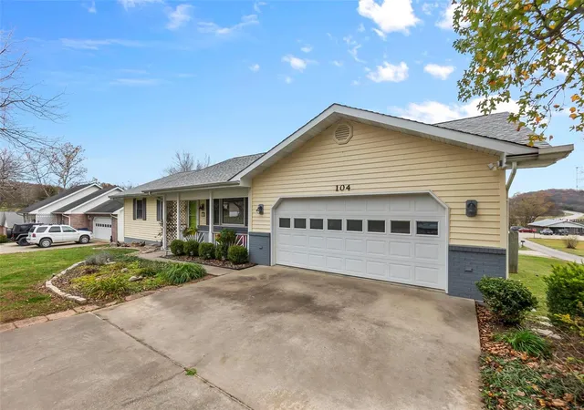 Photo 3 of Single Family Residence at 104 Crest St, Marble Hill, MO 63764 | MLS# MIS24072839 |  | Sold on 2025-03-21