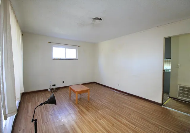 Photo 2 of Single Family Residence at 1130 Goelz Dr, East Saint Louis, IL 62203 | MLS# MIS24072846 |  | Sold on 2025-03-27